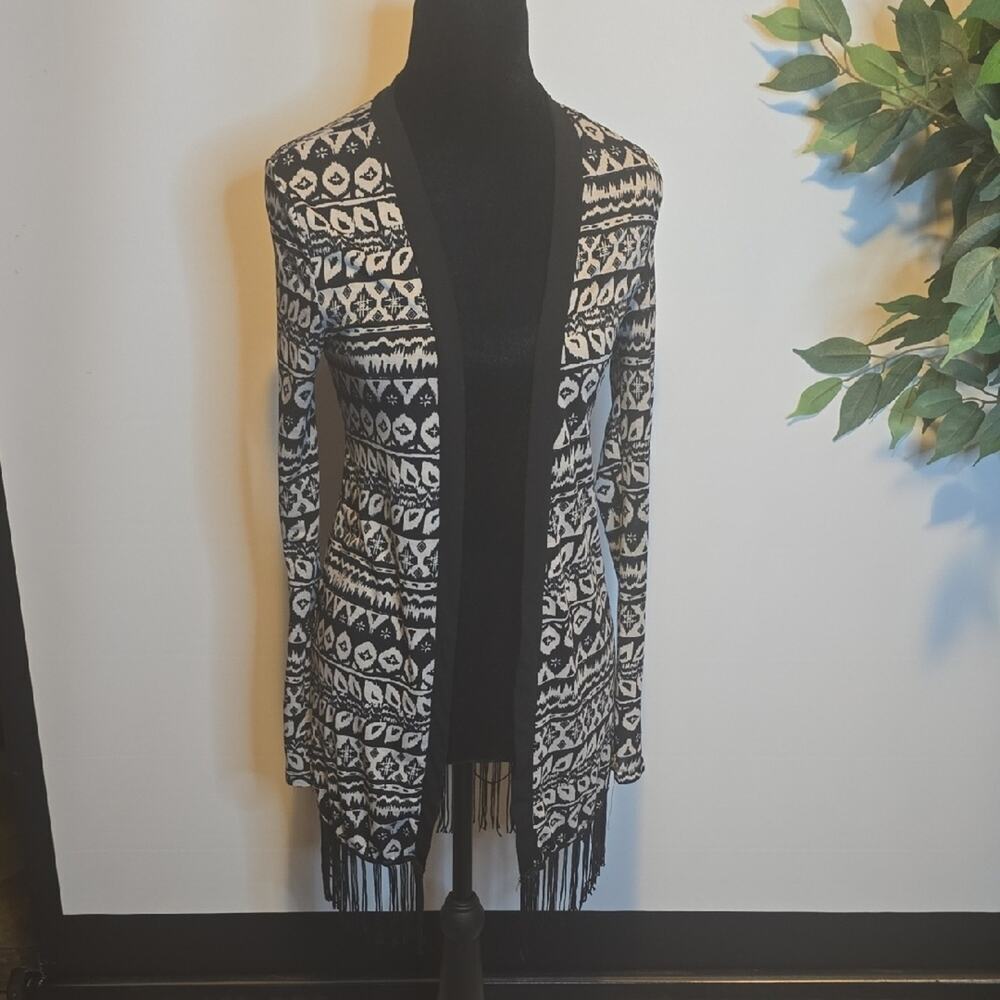 Rue21 Black and White Patterned Cardigan